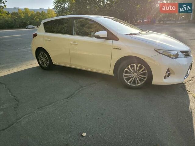 Тойота Аурис, объемом двигателя 1.8 л и пробегом 286 тыс. км за 13600 $, фото 1 на Automoto.ua