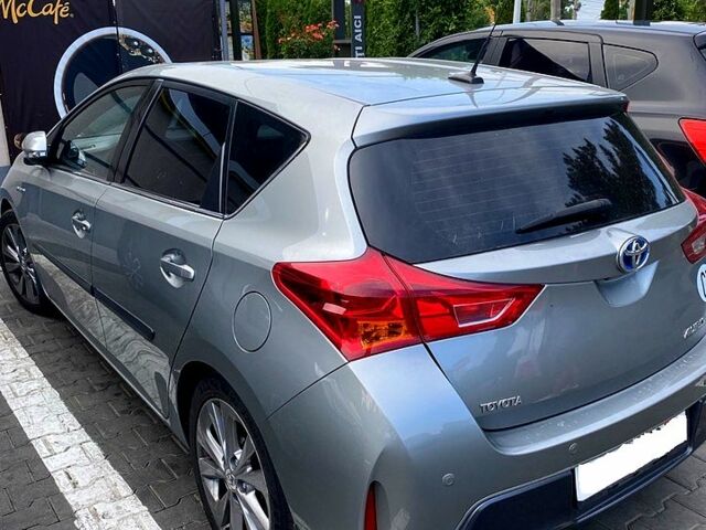 Тойота Аурис, объемом двигателя 1.8 л и пробегом 284 тыс. км за 13700 $, фото 1 на Automoto.ua