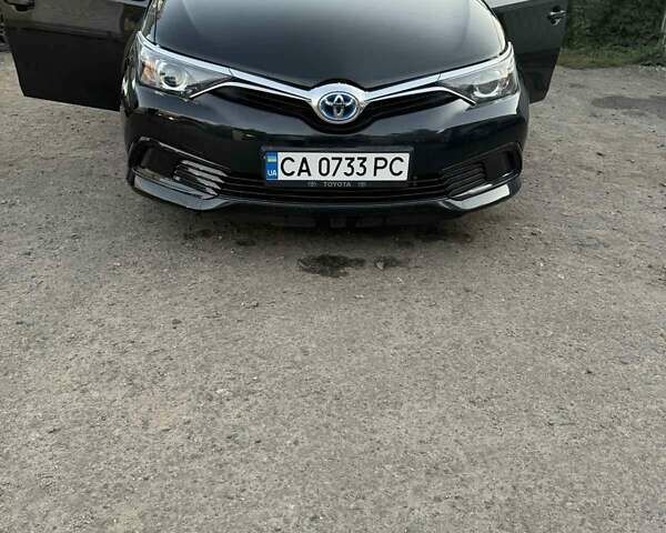 Тойота Аурис, объемом двигателя 1.8 л и пробегом 170 тыс. км за 14000 $, фото 1 на Automoto.ua