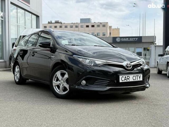 Тойота Аурис, объемом двигателя 0 л и пробегом 165 тыс. км за 15900 $, фото 1 на Automoto.ua