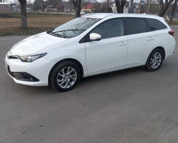 Тойота Ауріс, об'ємом двигуна 1.2 л та пробігом 175 тис. км за 10800 $, фото 1 на Automoto.ua