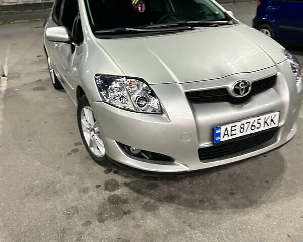 Сірий Тойота Ауріс, об'ємом двигуна 2 л та пробігом 222 тис. км за 5300 $, фото 1 на Automoto.ua