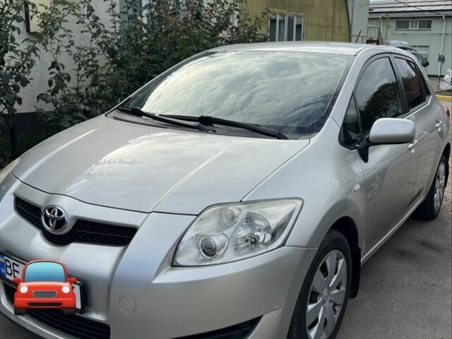 Тойота Аурис 2007 в Николаеве на Automoto.ua Серый Тойота Аурис, объемом двигателя 0 л и пробегом 260 тыс. км за 5500 $, фото 1 на Automoto.ua