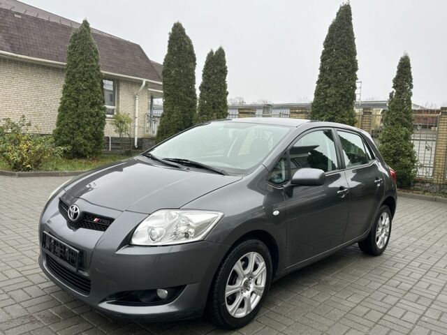 Серый Тойота Аурис, объемом двигателя 1.4 л и пробегом 200 тыс. км за 5700 $, фото 1 на Automoto.ua