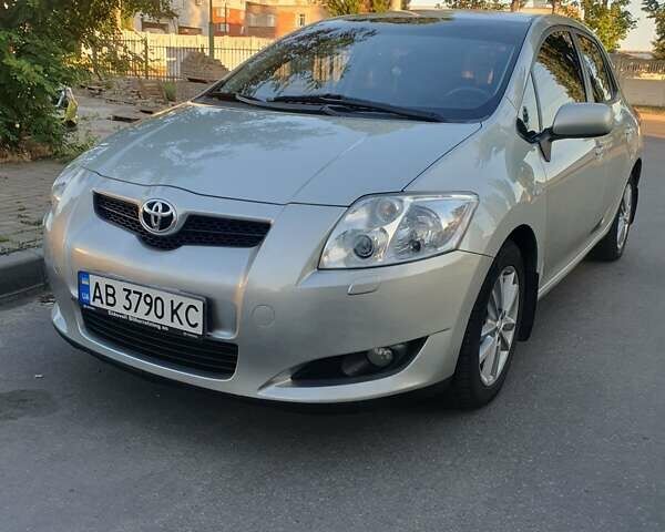 Серый Тойота Аурис, объемом двигателя 1.4 л и пробегом 223 тыс. км за 6700 $, фото 1 на Automoto.ua