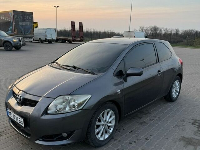Сірий Тойота Ауріс, об'ємом двигуна 2.2 л та пробігом 230 тис. км за 5300 $, фото 1 на Automoto.ua