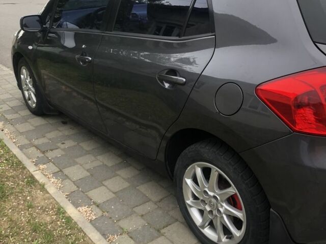 Серый Тойота Аурис, объемом двигателя 0 л и пробегом 267 тыс. км за 3000 $, фото 1 на Automoto.ua