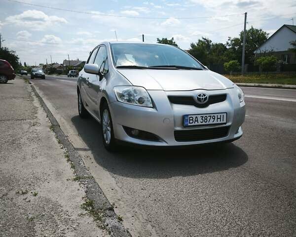Тойота Аурис 2007 в Кропивницком (Кировограде) на Automoto.ua Серый Тойота Аурис, объемом двигателя 2 л и пробегом 300 тыс. км за 5800 $, фото 1 на Automoto.ua