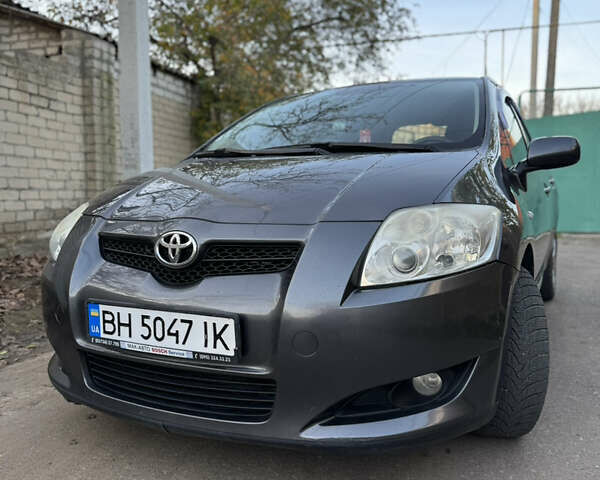 Сірий Тойота Ауріс, об'ємом двигуна 1.6 л та пробігом 184 тис. км за 6300 $, фото 1 на Automoto.ua