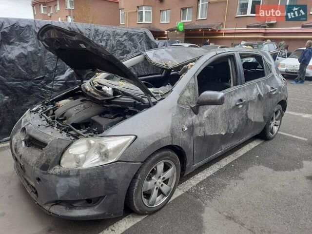 Сірий Тойота Ауріс, об'ємом двигуна 1.4 л та пробігом 295 тис. км за 1999 $, фото 1 на Automoto.ua