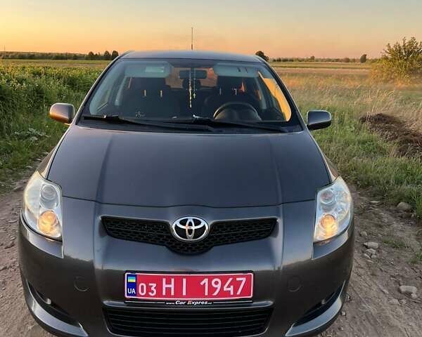 Серый Тойота Аурис, объемом двигателя 1.6 л и пробегом 255 тыс. км за 6500 $, фото 1 на Automoto.ua