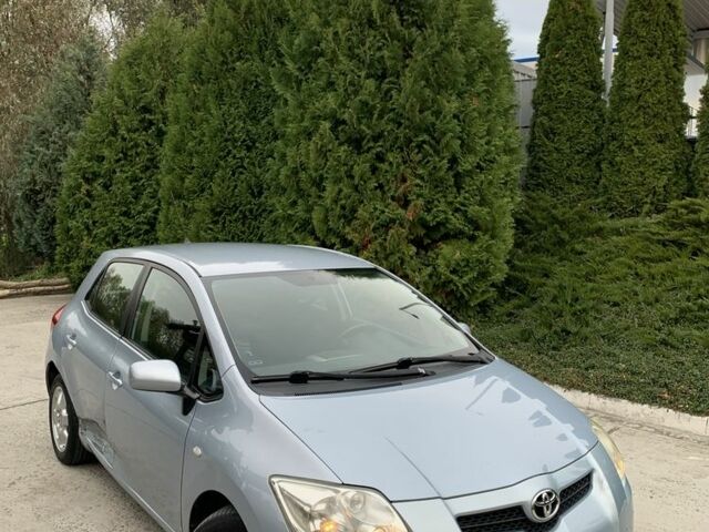 Серый Тойота Аурис, объемом двигателя 2 л и пробегом 282 тыс. км за 2800 $, фото 1 на Automoto.ua