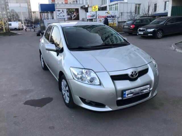 Сірий Тойота Ауріс, об'ємом двигуна 1.6 л та пробігом 104 тис. км за 7950 $, фото 1 на Automoto.ua