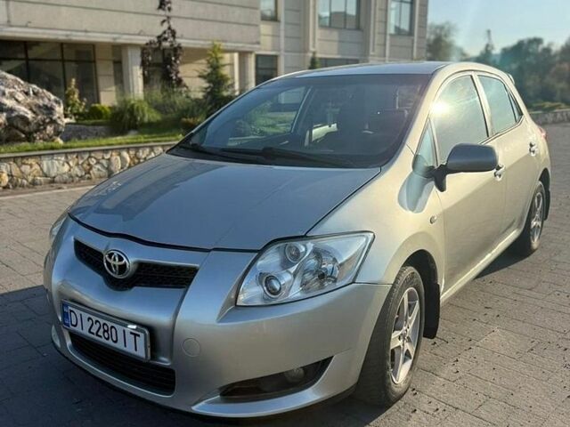 Сірий Тойота Ауріс, об'ємом двигуна 1.6 л та пробігом 277 тис. км за 4999 $, фото 1 на Automoto.ua