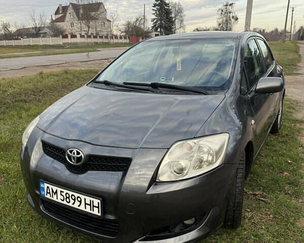 Серый Тойота Аурис, объемом двигателя 1.6 л и пробегом 250 тыс. км за 6200 $, фото 1 на Automoto.ua