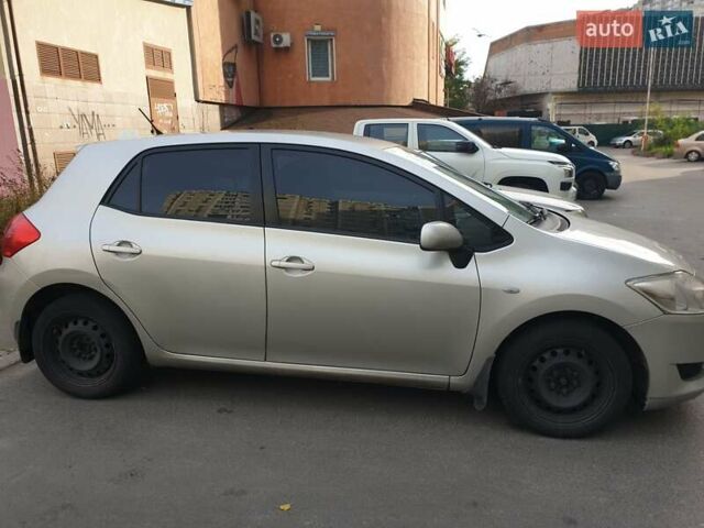 Серый Тойота Аурис, объемом двигателя 1.6 л и пробегом 314 тыс. км за 5500 $, фото 1 на Automoto.ua