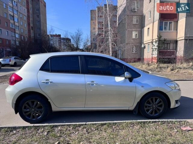 Серый Тойота Аурис, объемом двигателя 1.6 л и пробегом 157 тыс. км за 7100 $, фото 1 на Automoto.ua