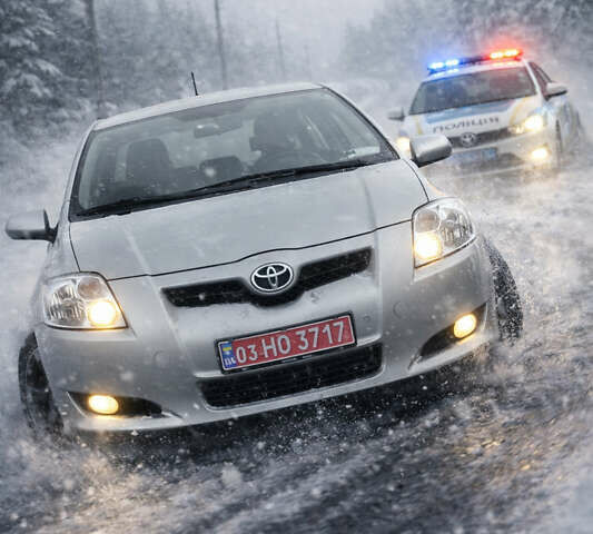 Серый Тойота Аурис, объемом двигателя 1.6 л и пробегом 160 тыс. км за 6800 $, фото 1 на Automoto.ua