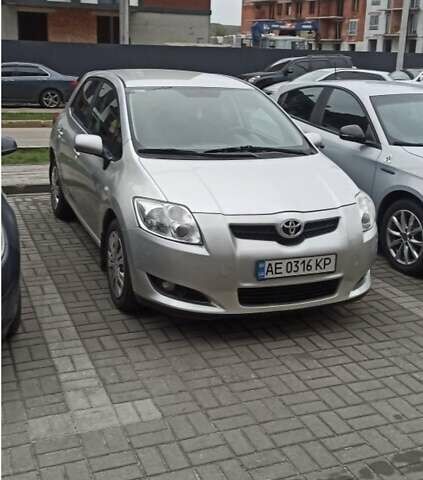 Сірий Тойота Ауріс, об'ємом двигуна 1.6 л та пробігом 164 тис. км за 6300 $, фото 1 на Automoto.ua