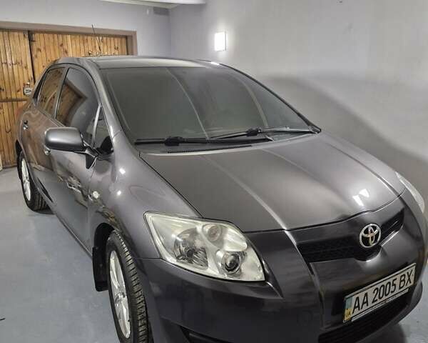 Серый Тойота Аурис, объемом двигателя 1.6 л и пробегом 184 тыс. км за 6900 $, фото 1 на Automoto.ua