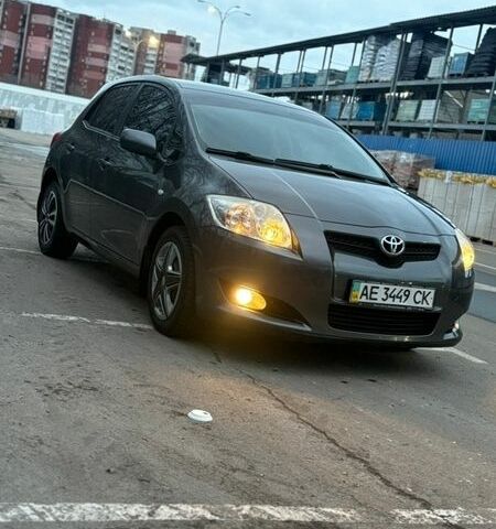 Серый Тойота Аурис, объемом двигателя 1.6 л и пробегом 200 тыс. км за 6600 $, фото 1 на Automoto.ua