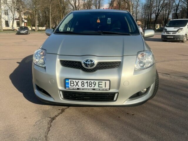 Сірий Тойота Ауріс, об'ємом двигуна 1.6 л та пробігом 208 тис. км за 7400 $, фото 1 на Automoto.ua