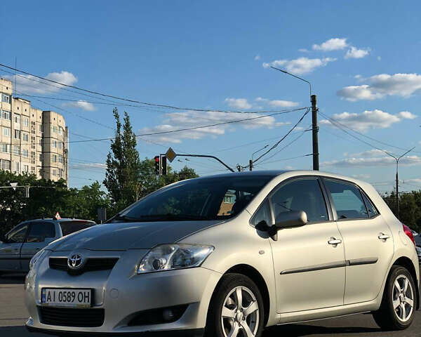 Серый Тойота Аурис, объемом двигателя 2 л и пробегом 248 тыс. км за 6600 $, фото 1 на Automoto.ua