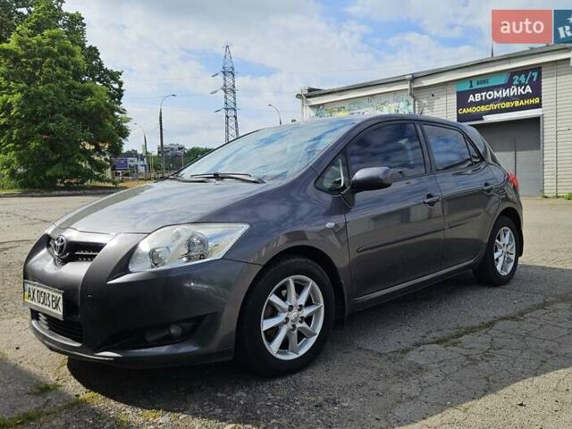 Серый Тойота Аурис, объемом двигателя 1.6 л и пробегом 228 тыс. км за 7000 $, фото 1 на Automoto.ua