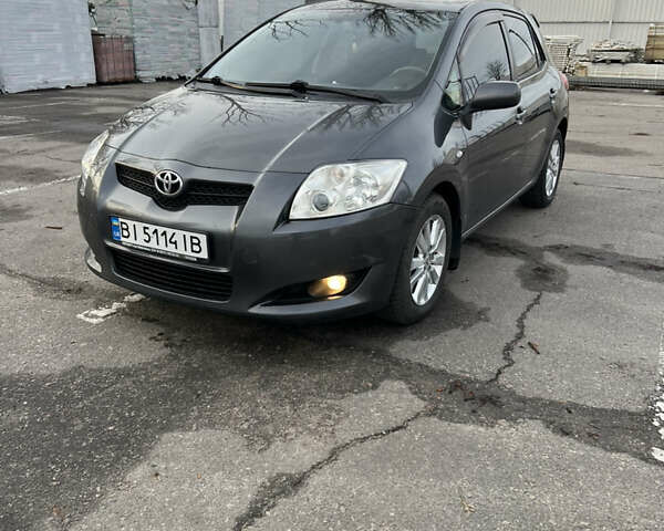 Серый Тойота Аурис, объемом двигателя 1.6 л и пробегом 245 тыс. км за 6500 $, фото 1 на Automoto.ua