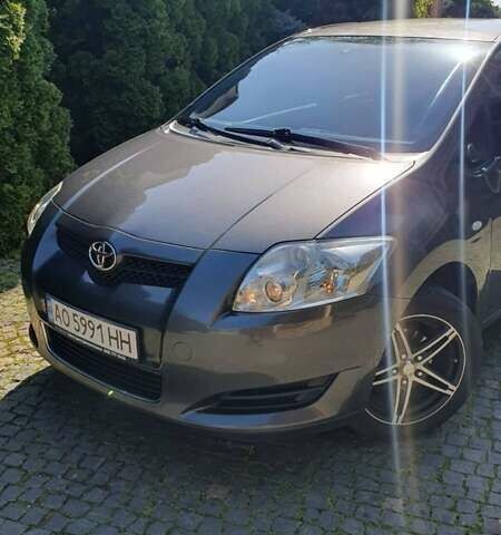 Серый Тойота Аурис, объемом двигателя 1.6 л и пробегом 209 тыс. км за 6700 $, фото 1 на Automoto.ua