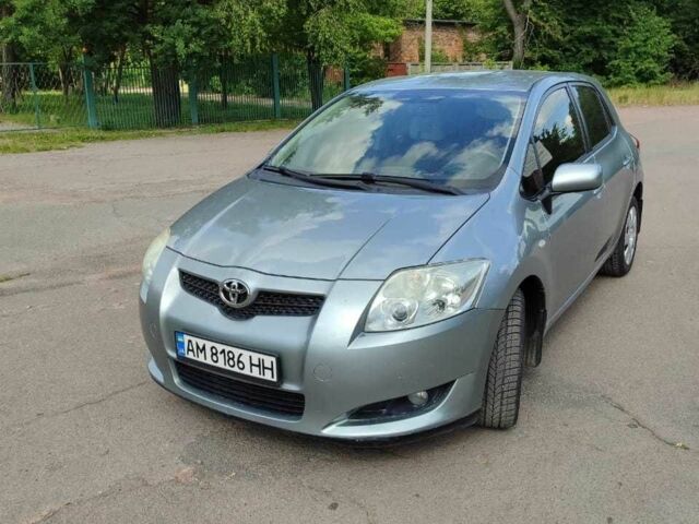 Серый Тойота Аурис, объемом двигателя 2 л и пробегом 198 тыс. км за 5500 $, фото 1 на Automoto.ua