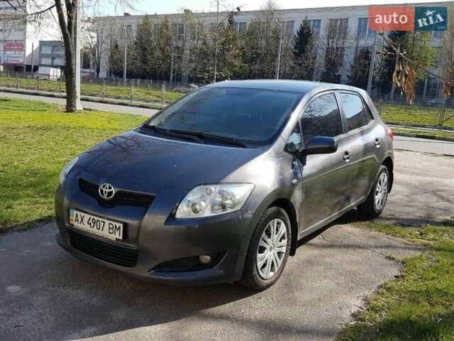 Серый Тойота Аурис, объемом двигателя 1.6 л и пробегом 180 тыс. км за 7300 $, фото 1 на Automoto.ua