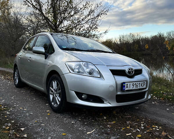 Сірий Тойота Ауріс, об'ємом двигуна 1.4 л та пробігом 260 тис. км за 6500 $, фото 1 на Automoto.ua