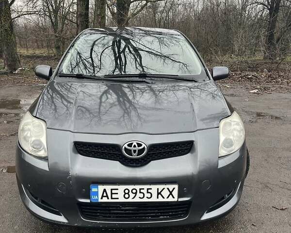 Серый Тойота Аурис, объемом двигателя 1.6 л и пробегом 169 тыс. км за 6000 $, фото 1 на Automoto.ua