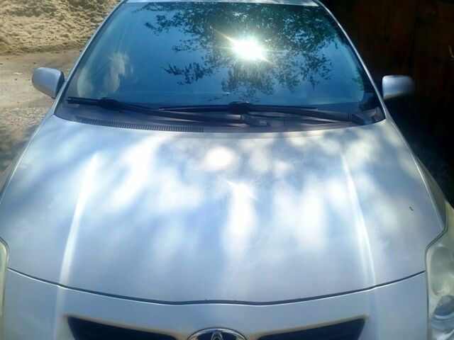 Сірий Тойота Ауріс, об'ємом двигуна 1.6 л та пробігом 244 тис. км за 7300 $, фото 1 на Automoto.ua