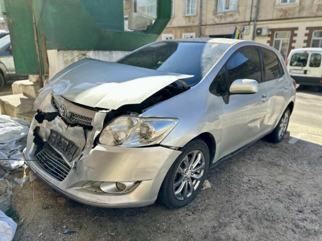 Серый Тойота Аурис, объемом двигателя 1.6 л и пробегом 1 тыс. км за 2800 $, фото 1 на Automoto.ua