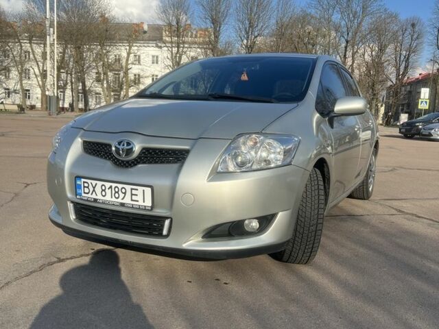Сірий Тойота Ауріс, об'ємом двигуна 1.6 л та пробігом 209 тис. км за 6636 $, фото 1 на Automoto.ua