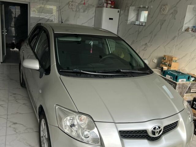 Сірий Тойота Ауріс, об'ємом двигуна 1.6 л та пробігом 235 тис. км за 6405 $, фото 1 на Automoto.ua