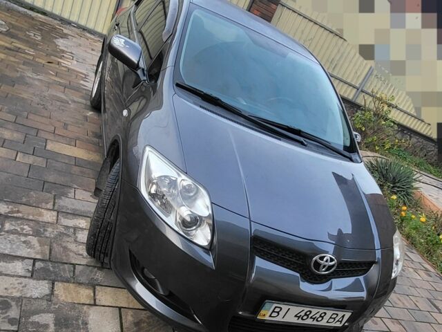 Серый Тойота Аурис, объемом двигателя 1.6 л и пробегом 178 тыс. км за 7500 $, фото 1 на Automoto.ua