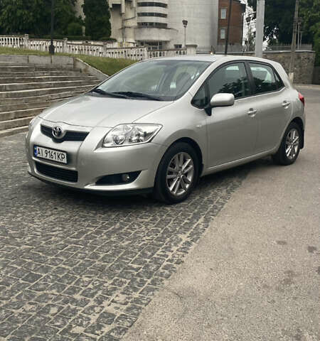 Сірий Тойота Ауріс, об'ємом двигуна 1.4 л та пробігом 246 тис. км за 7000 $, фото 1 на Automoto.ua