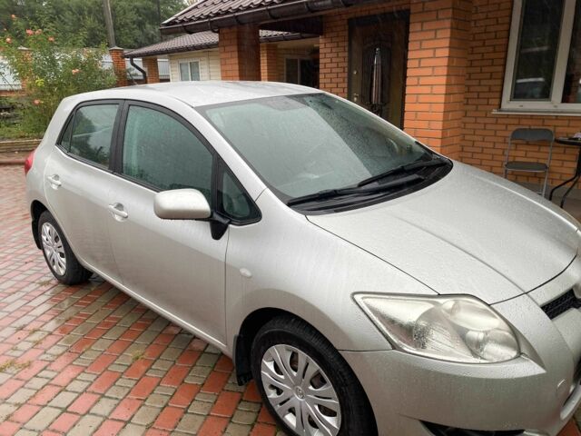 Серый Тойота Аурис, объемом двигателя 1.6 л и пробегом 205 тыс. км за 5900 $, фото 1 на Automoto.ua