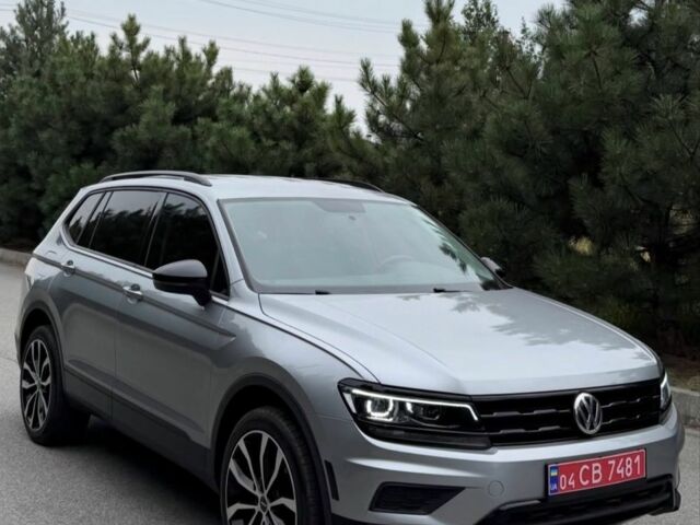 Серый Тойота Аурис, объемом двигателя 1.6 л и пробегом 172 тыс. км за 6200 $, фото 1 на Automoto.ua