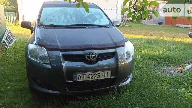 Серый Тойота Аурис, объемом двигателя 1.6 л и пробегом 200 тыс. км за 6500 $, фото 1 на Automoto.ua