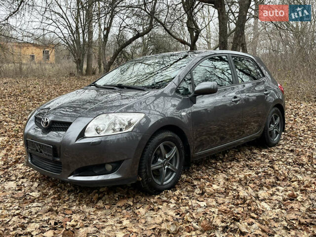 Сірий Тойота Ауріс, об'ємом двигуна 1.6 л та пробігом 211 тис. км за 6800 $, фото 1 на Automoto.ua