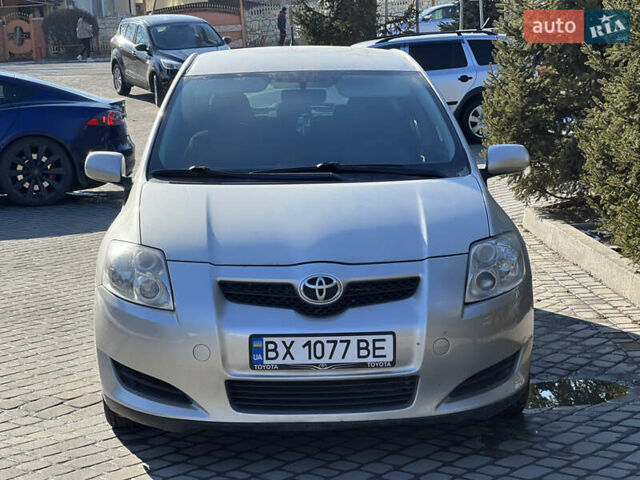 Серый Тойота Аурис, объемом двигателя 1.6 л и пробегом 280 тыс. км за 6700 $, фото 1 на Automoto.ua