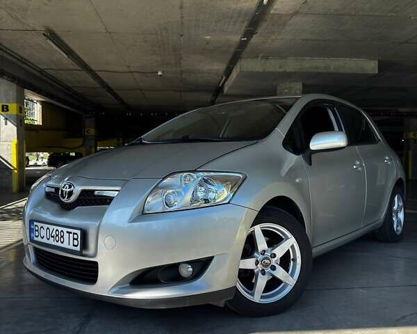 Серый Тойота Аурис, объемом двигателя 1.6 л и пробегом 145 тыс. км за 7500 $, фото 1 на Automoto.ua