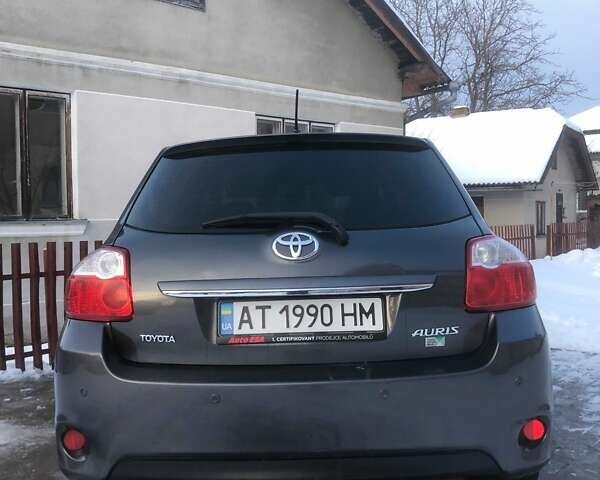 Серый Тойота Аурис, объемом двигателя 1.4 л и пробегом 201 тыс. км за 5800 $, фото 1 на Automoto.ua