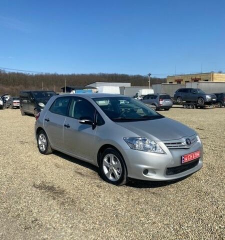 Серый Тойота Аурис, объемом двигателя 1.6 л и пробегом 259 тыс. км за 5850 $, фото 1 на Automoto.ua