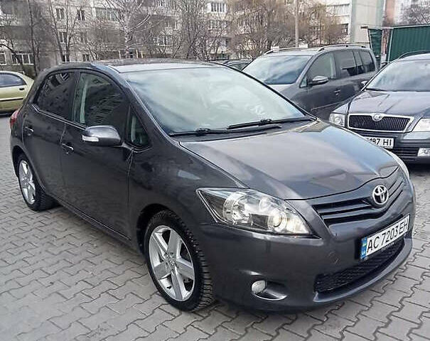 Серый Тойота Аурис, объемом двигателя 2 л и пробегом 197 тыс. км за 8600 $, фото 1 на Automoto.ua