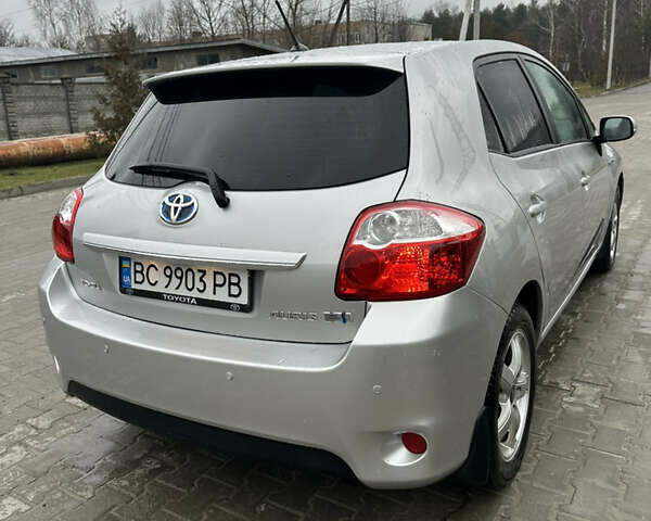 Серый Тойота Аурис, объемом двигателя 1.8 л и пробегом 210 тыс. км за 9700 $, фото 1 на Automoto.ua